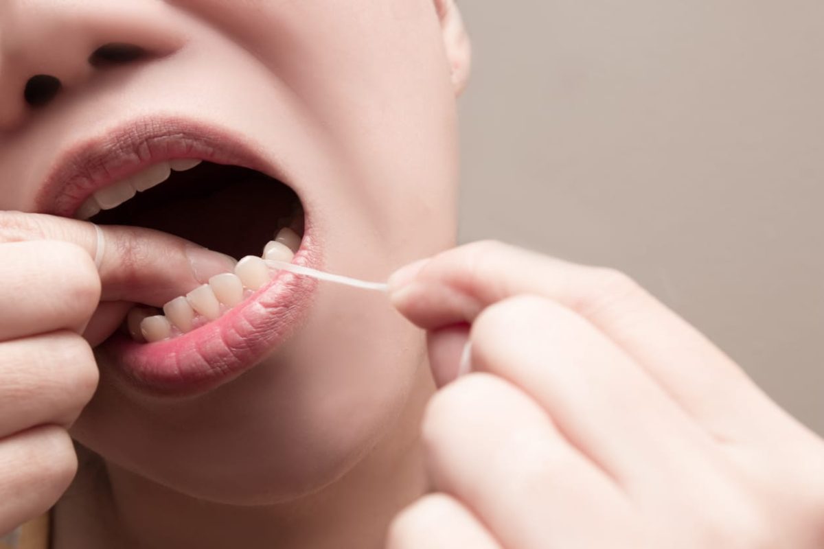 Dari Sikat Gigi hingga Dental Floss: Alat Wajib untuk Mulut Sehat